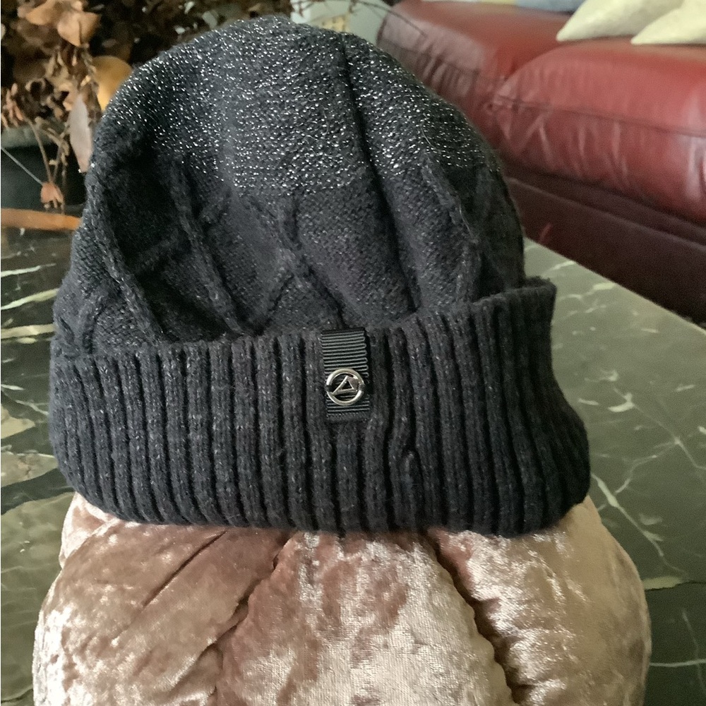 Lululemon ivivva black silver glitter little girl’s beanie hat - Picture 2 of 6